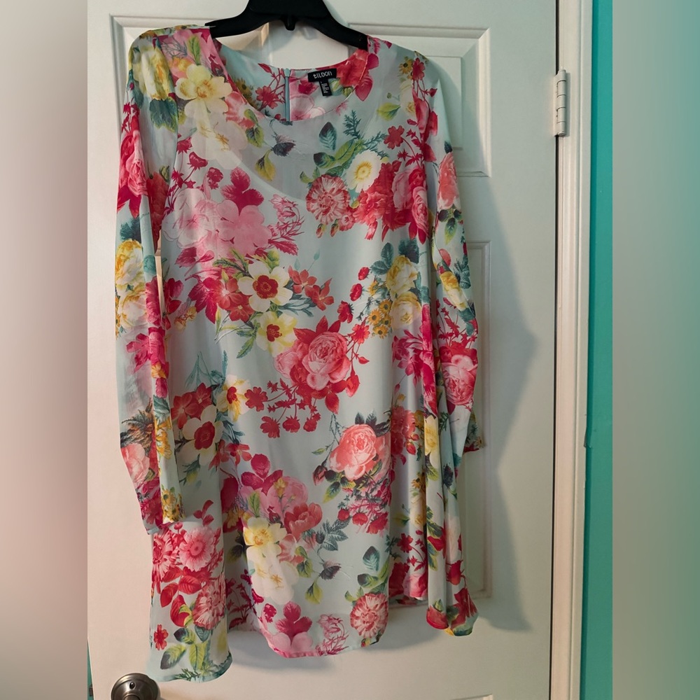 Tildon bell sleeve shift dress
